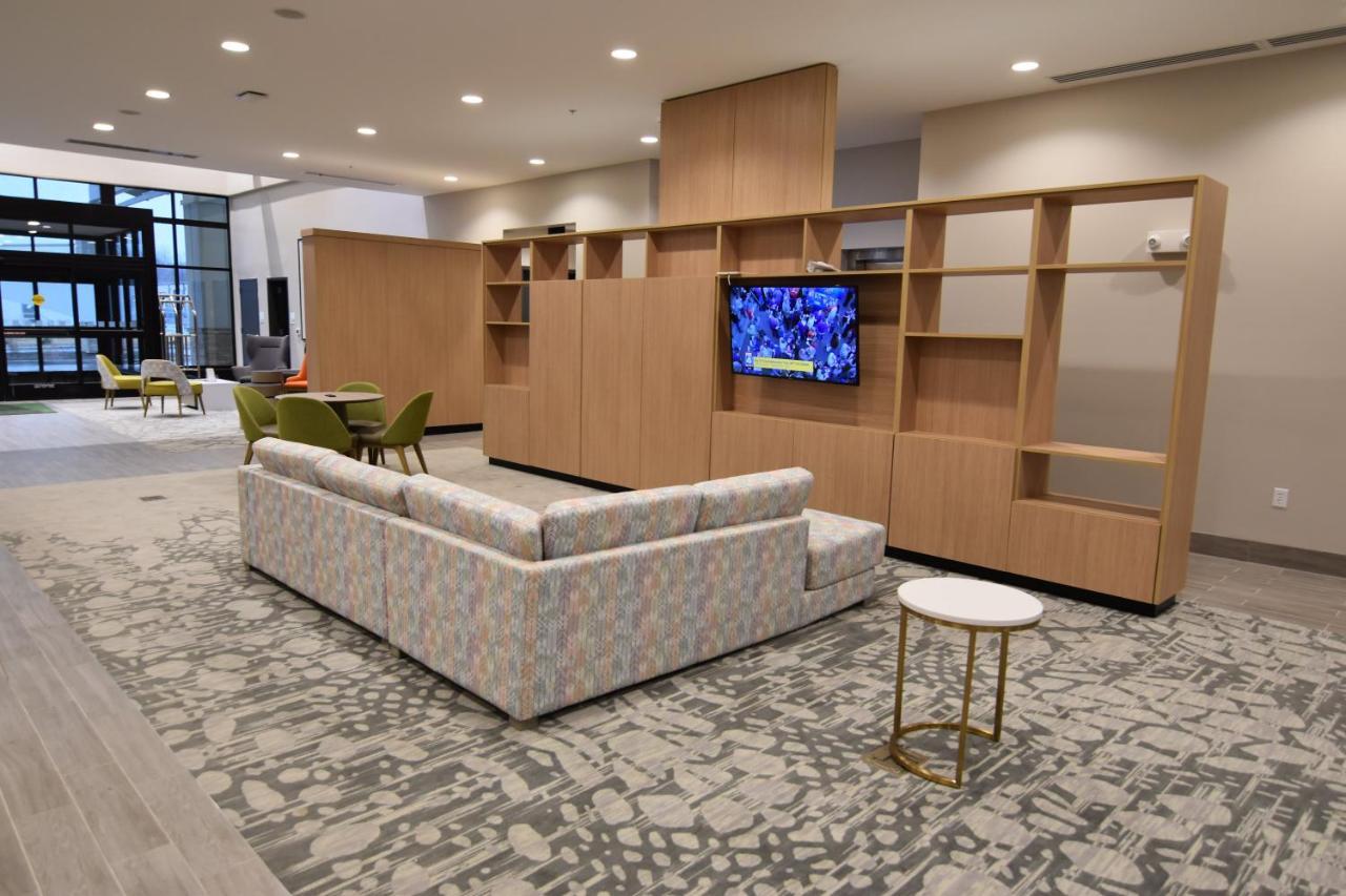 Holiday Inn - Kansas City - Northeast By Ihg Ngoại thất bức ảnh
