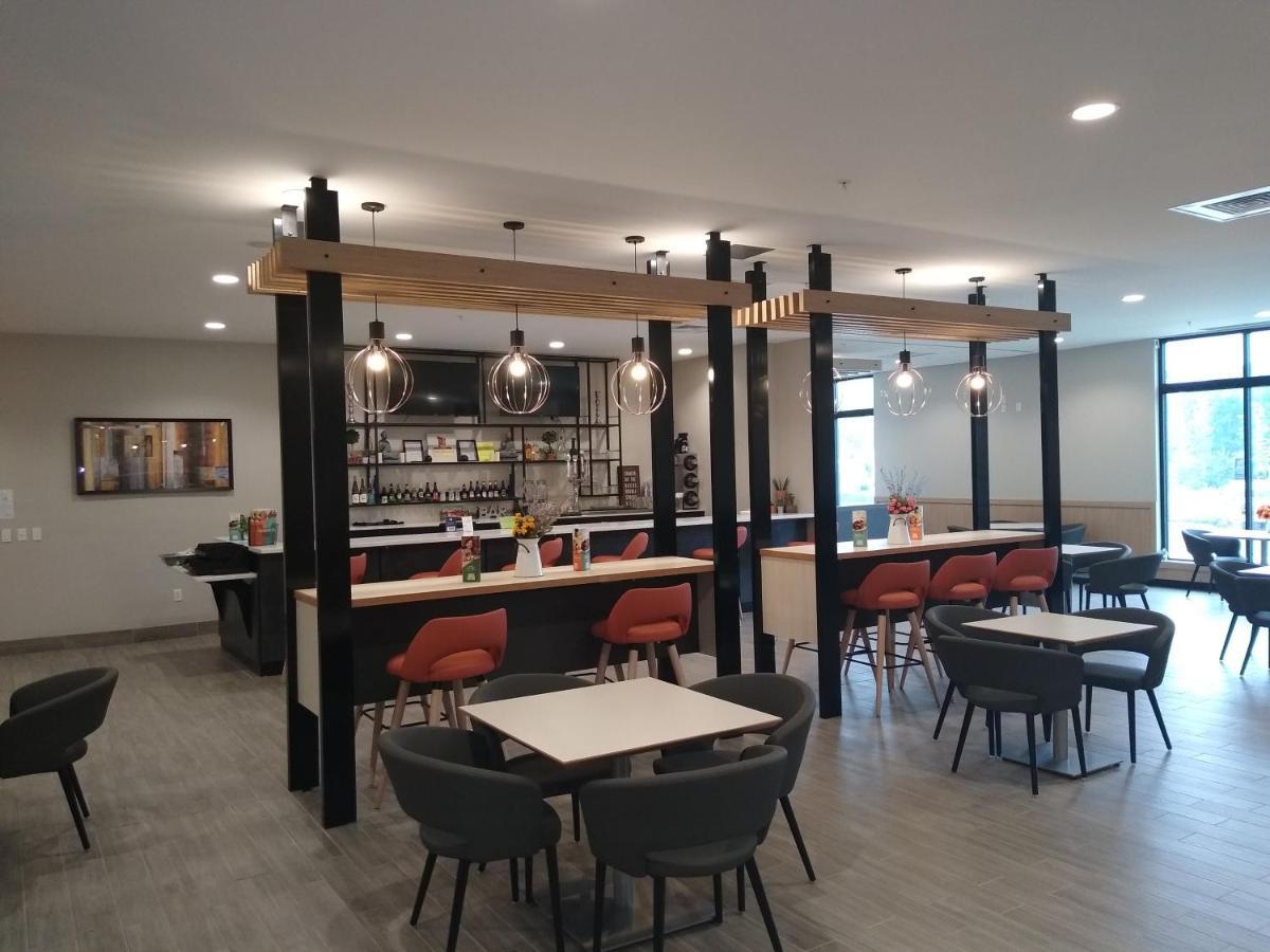 Holiday Inn - Kansas City - Northeast By Ihg Ngoại thất bức ảnh